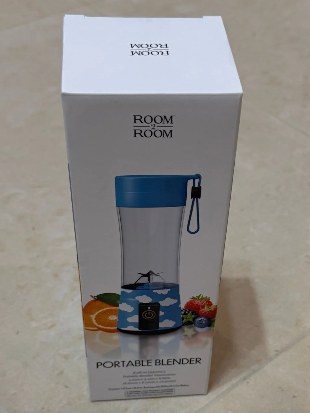 ROOM2ROOM Portable Blender -8.5fl.oz(250ml) Size:3.23”+3.15”+8.86”. New w box